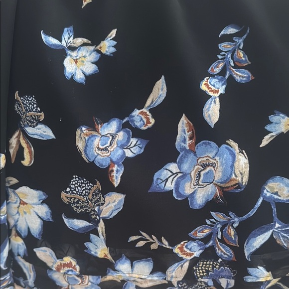 Vibrant Black Floral Circle Skirt| White House Black Market - Picture 6 of 7